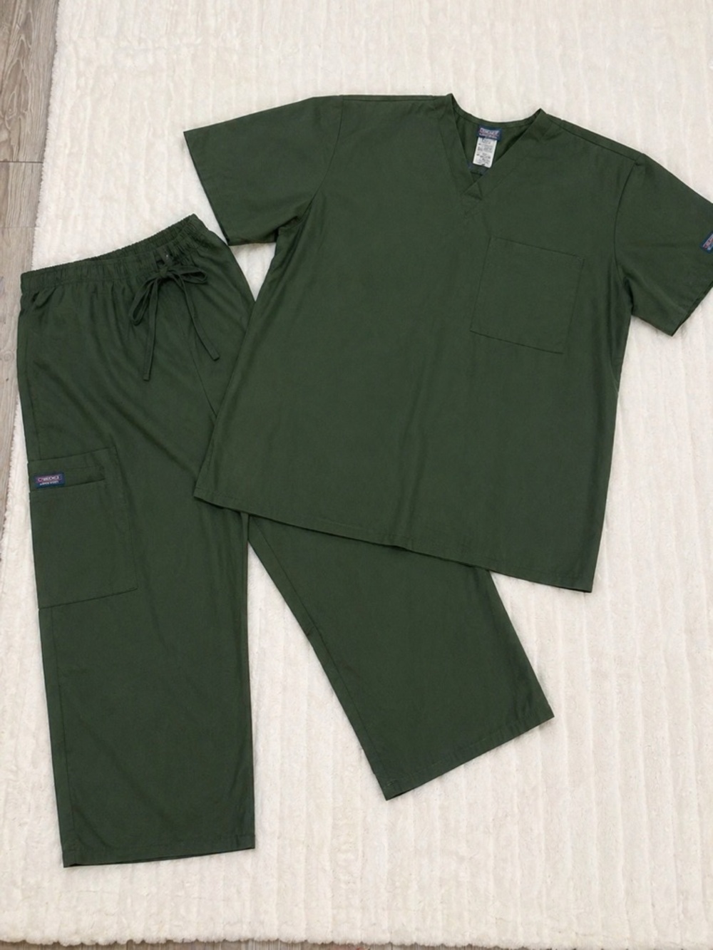 Cherokee Dark Green Scrub Set Large Top & Pants Olive Green